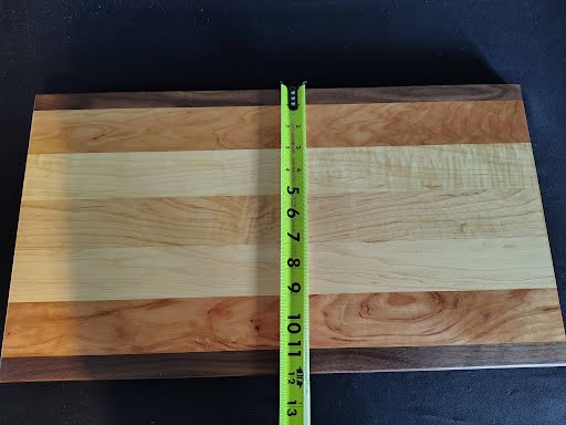 Cutting board side profile showing thickness and chamfered edges